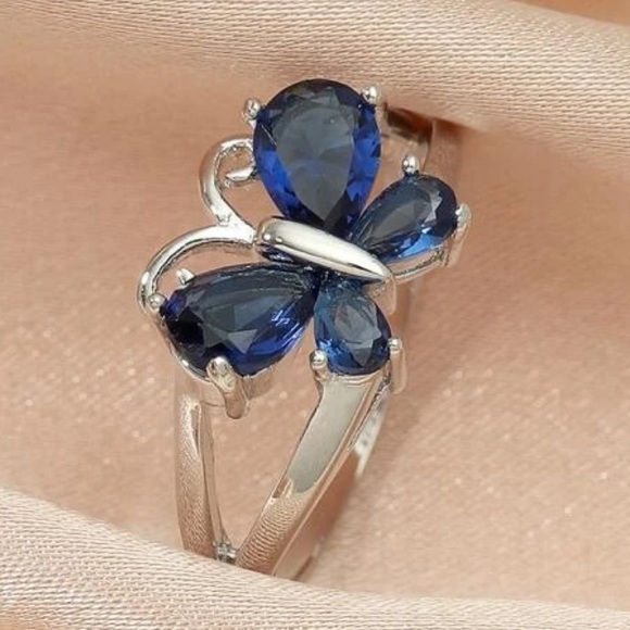 Jewelry - RoyalBlue Butterfly Bling silver ring